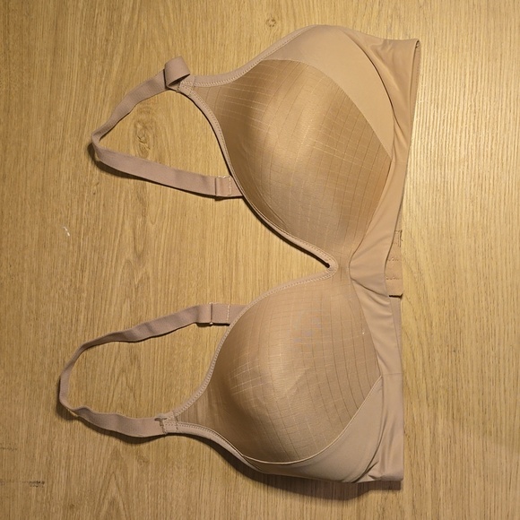 Warner's Nude Bra 38C - Picture 1 of 3